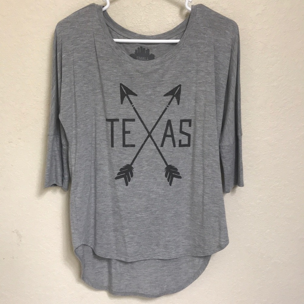 Very comfy Texas high low T